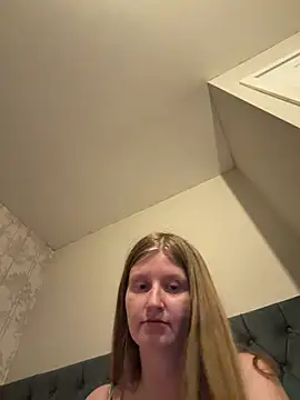 Snapshot of shannonlouisex chatting on April 2026 09:37:01 PM shannonlouisex online show from April 2026 09:37:01 PM