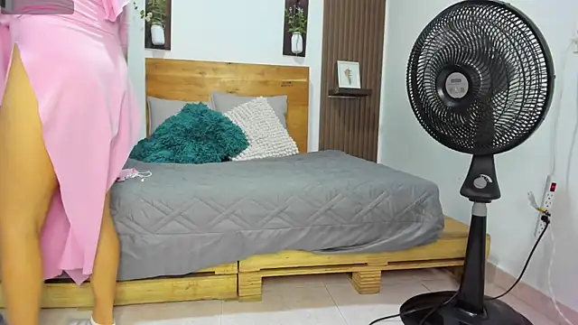 Nailea   online show from April 2026 02:09:02 AM