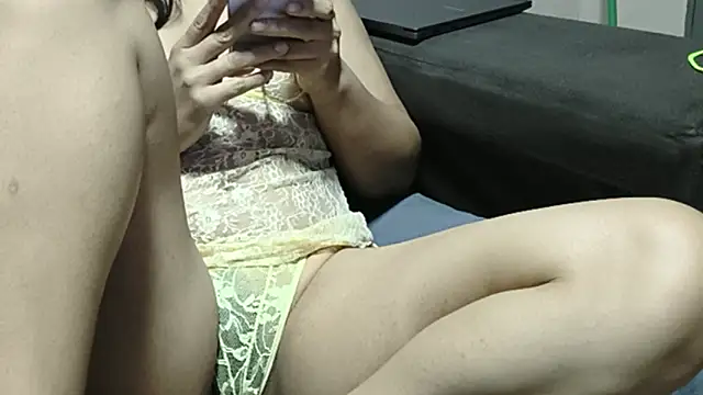 Snapshot of Monalive chatting on April 2026 10:42:01 AM Monalive online show from April 2026 10:42:01 AM