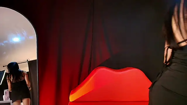 jazminswee online show from April 2026 02:58:01 PM