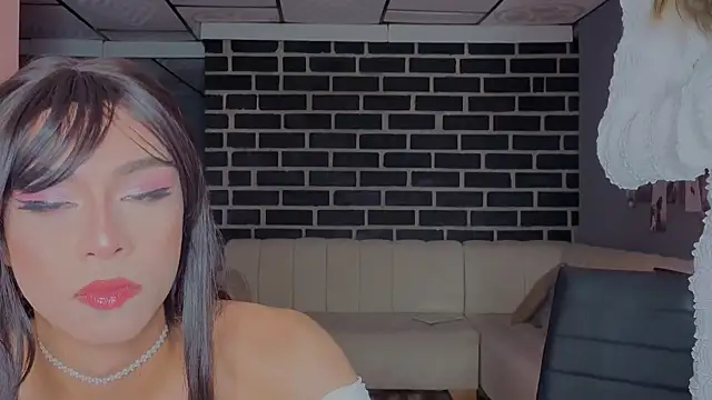 Miss sunshinee online show from April 2026 12:19:01 AM