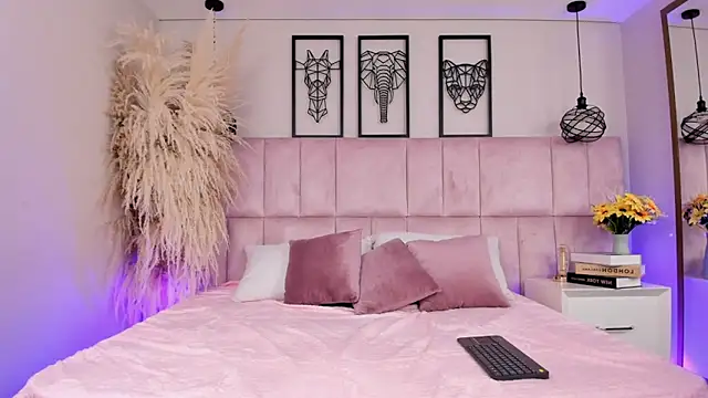 Iam yuls  online show from April 2026 03:17:02 AM