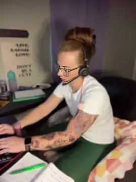 RoxyRedXO12 online show from April 2026 07:36:01 PM