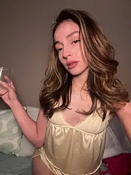 CamilaaLove online show from April 2026 04:24:02 AM