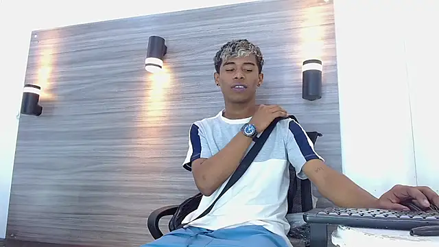 LuckyBluex online show from March 2026 02:46:01 AM