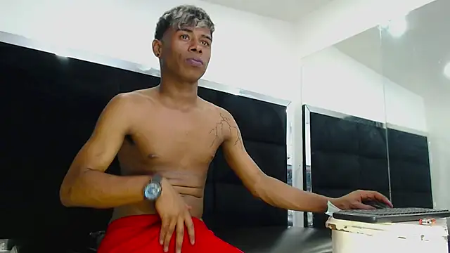 LuckyBluex online show from April 2026 12:06:01 AM