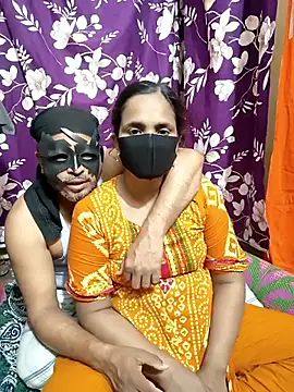 Snapshot of Pujacouple_955 chatting on April 2026 05:18:01 PM Pujacouple 955 online show from April 2026 05:18:01 PM