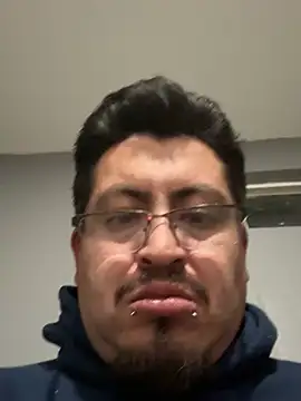 Snapshot of GGGRICHGGG chatting on April 2026 04:29:01 AM GGGRICHGGG online show from April 2026 04:29:01 AM