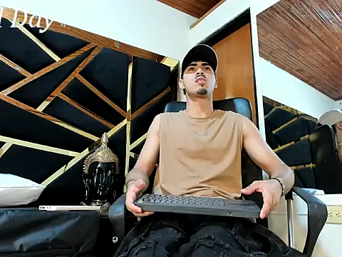 LucaColmal online show from April 2026 04:46:01 AM