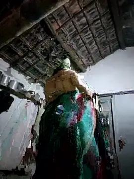 VarsetilJuli online show from April 2026 04:12:02 PM