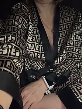 Snapshot of peach_widow chatting on April 2026 06:41:01 PM peach widow online show from April 2026 06:41:01 PM