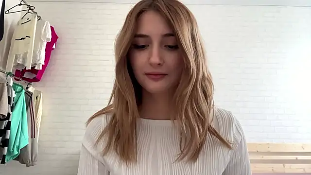 CassiPlacido online show from April 2026 12:42:01 PM