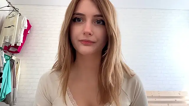 CassiPlacido online show from April 2026 08:31:02 AM