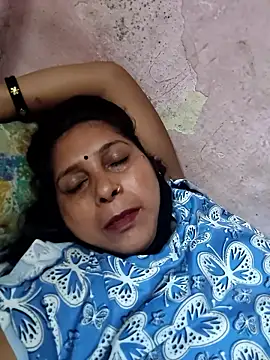 Snapshot of Kuwari_dulhan1 chatting on April 2026 04:32:02 AM Kuwari dulhan1 online show from April 2026 04:32:02 AM