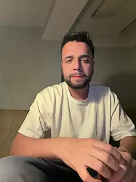 Arin21201 online show from April 2026 09:56:02 PM