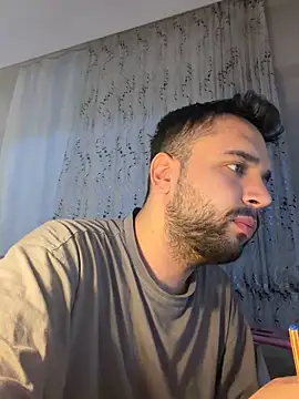 Arin21201 online show from April 2026 08:03:01 PM