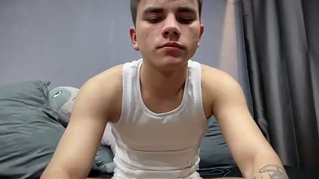 MaxWoolf online show from April 2026 02:26:01 PM