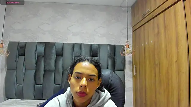 Snapshot of miarivers_1 chatting on April 2026 01:00:02 PM miarivers 1 online show from April 2026 01:00:02 PM