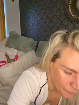 MazyBlue online show from April 2026 06:14:02 PM