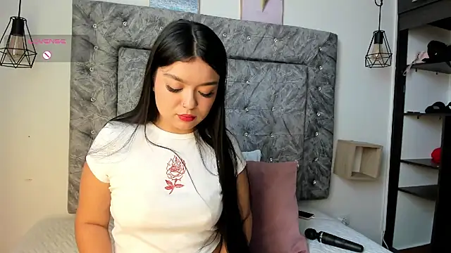 Snapshot of Kandyy_love69 chatting on April 2026 05:57:01 PM Kandyy love69 online show from April 2026 05:57:01 PM