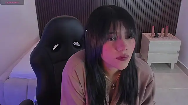 MILLYEVANS1 online show from April 2026 03:01:01 AM