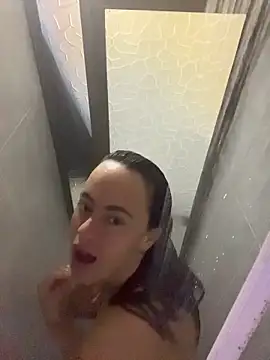 bella stowgn online show from April 2026 03:49:01 PM