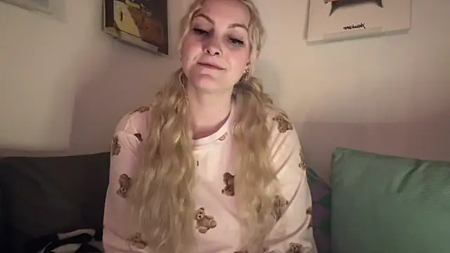 LoveAliceXXX online show from April 2026 06:56:02 PM