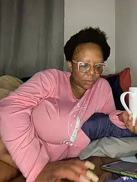 Snapshot of BoobsQueeen chatting on July 2026 04:15:02 AM BoobsQueeen online show from July 2026 04:15:02 AM