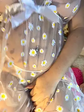 Snapshot of valenhil_ chatting on April 2026 09:12:02 PM valenhil online show from April 2026 09:12:02 PM