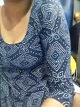 Snapshot of Pinky-hot11 chatting on April 2026 04:37:02 PM Pinky-hot11 online show from April 2026 04:37:02 PM