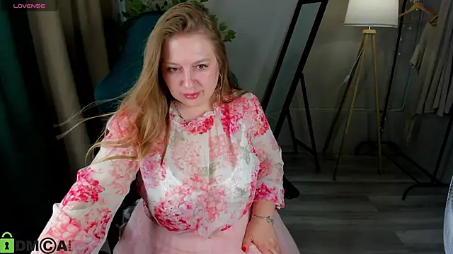 CleoXotie online show from June 2026 10:18:01 AM