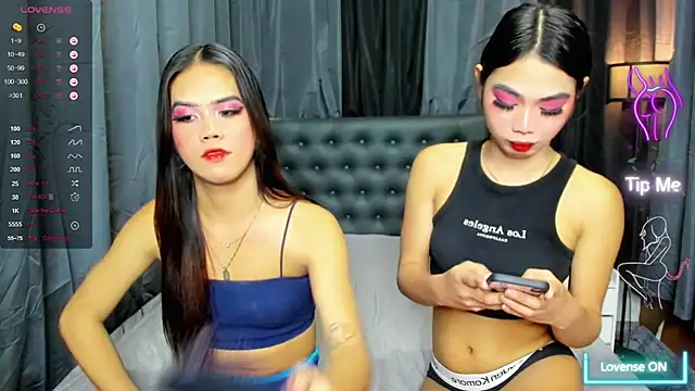 AvamoonlightX online show from April 2026 01:52:02 PM