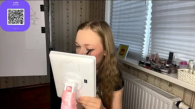 LolaZola online show from April 2026 01:27:02 PM