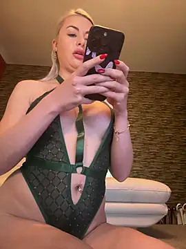 Snapshot of Any_Anytta chatting on May 2026 07:14:02 AM Any Anytta online show from May 2026 07:14:02 AM