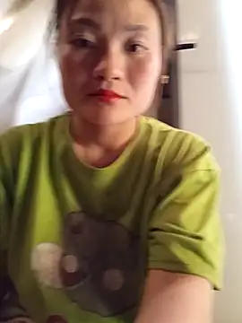 Snapshot of -Tipo- chatting on April 2026 04:57:01 AM -Tipo- online show from April 2026 04:57:01 AM