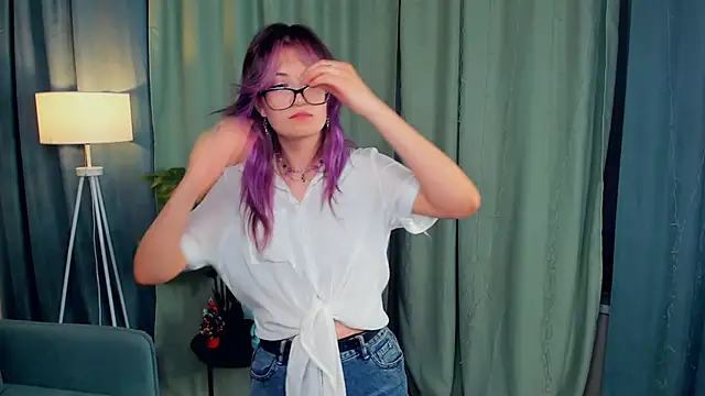 Snapshot of SuRenzi chatting on March 2026 05:02:01 PM SuRenzi online show from March 2026 05:02:01 PM