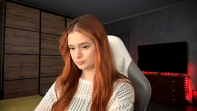 FoxyEmma online show from April 2026 03:12:01 PM