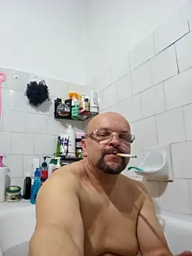 Cristo1982 online show from April 2026 04:01:01 PM