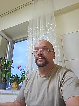 Cristo1982 online show from May 2026 06:09:01 PM