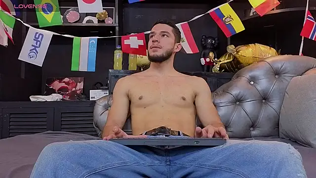 axel tone online show from July 2026 08:25:01 PM