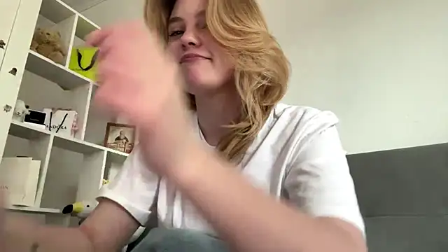 Snapshot of Delia_cute chatting on April 2026 12:46:02 PM Delia cute online show from April 2026 12:46:02 PM