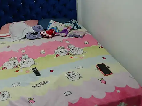 kiaraluna  online show from May 2026 11:21:02 PM