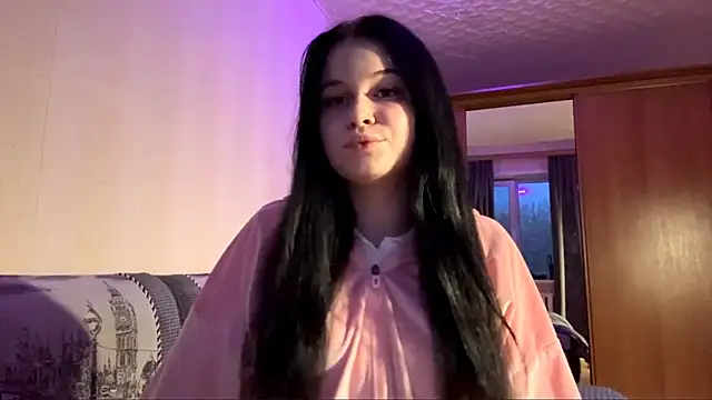 Snapshot of BellaLuxury chatting on March 2026 03:35:02 PM BellaLuxury online show from March 2026 03:35:02 PM