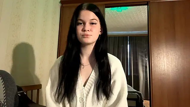 Snapshot of BellaLuxury chatting on March 2026 03:01:01 PM BellaLuxury online show from March 2026 03:01:01 PM