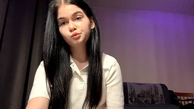 Snapshot of BellaLuxury chatting on April 2026 03:53:01 PM BellaLuxury online show from April 2026 03:53:01 PM