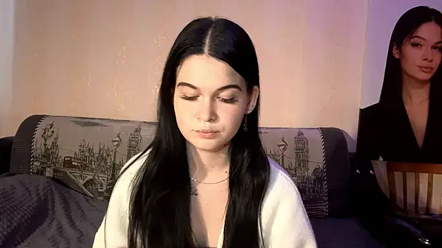 Snapshot of BellaLuxury chatting on April 2026 03:02:01 PM BellaLuxury online show from April 2026 03:02:01 PM