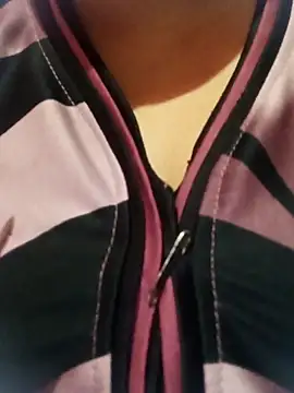 itz-liliroy online show from April 2026 12:36:01 PM