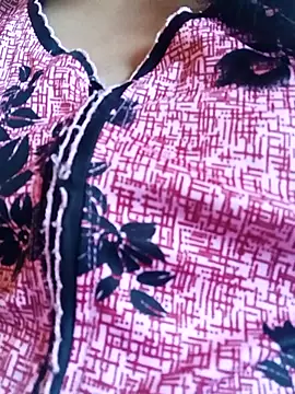 itz-liliroy online show from April 2026 10:42:01 AM