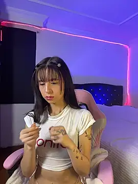 Snapshot of its_Lia_1 chatting on April 2026 12:21:01 PM its Lia 1 online show from April 2026 12:21:01 PM