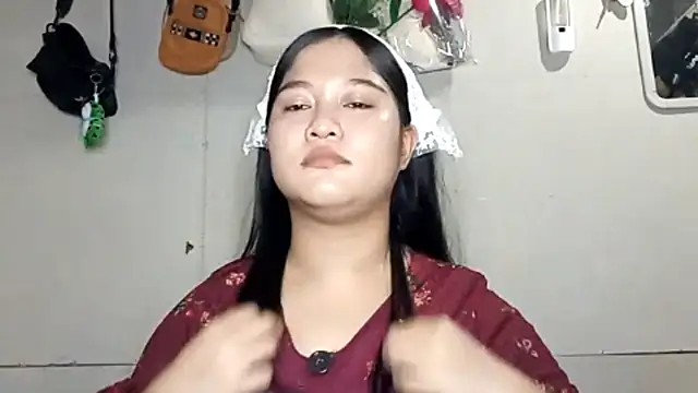 Snapshot of BrandeePhatdouang chatting on April 2026 04:12:01 AM BrandeePhatdouang online show from April 2026 04:12:01 AM